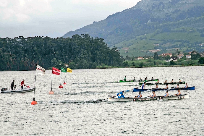 Ma&ntilde;ana arranca la liga c&aacute;ntabra de bateles en Punta Parayas.