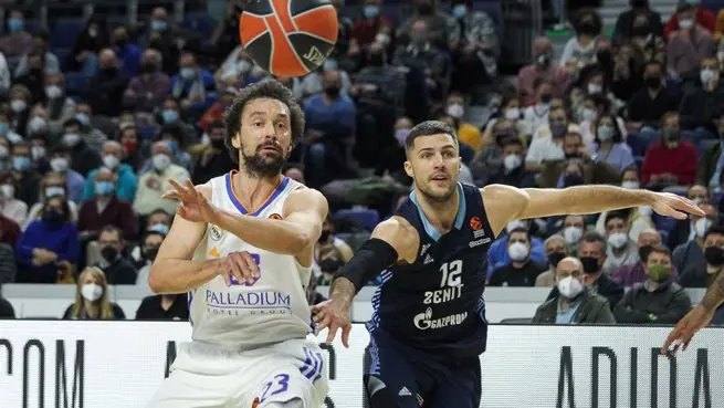 Sergio Llull Melia del Real Madrid y Billy Baron del Zenit en acci&oacute;n durante el partido de la Turkish Airlines Euroleague de baloncesto entre el Real Madrid y el Zenit St Petersburgo en el Wizink Center el 04 de febrero de 2022 en Madrid, Espa&ntilde;a. - Irina R. Hipolito / AFP7 / Europa Press