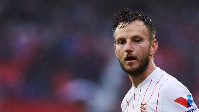 Archivo - Ivan Rakitic lamenta la ocasi&oacute;n perdida en Pamplona - Joaquin Corchero / AFP7 / Europa Press - Archivo