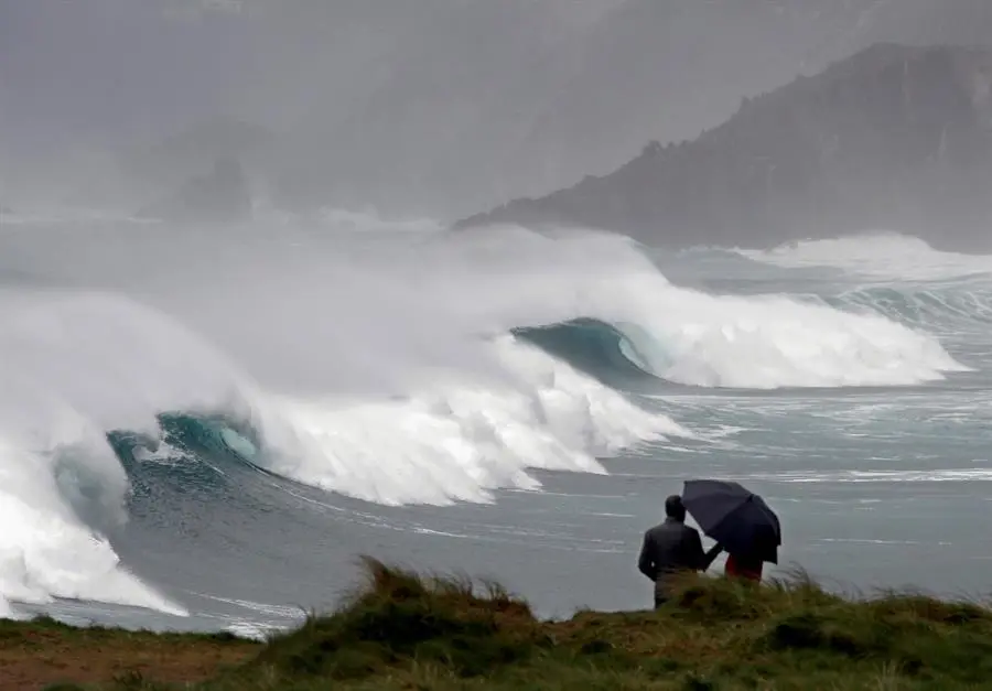 Oleaje de la playa de Ponzos en Ferrol (A Coru&ntilde;a) en una imagen de archivo. EFE/Kiko Delgado