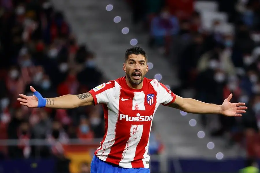 El delantero del Atl&eacute;tico de Madrid Luis Su&aacute;rez, durante el partido de Liga en Primera Divisi&oacute;n ante el Celta que disputan hoy s&aacute;bado en el estadio Wanda Metropolitano, en Madrid. EFE/Mariscal