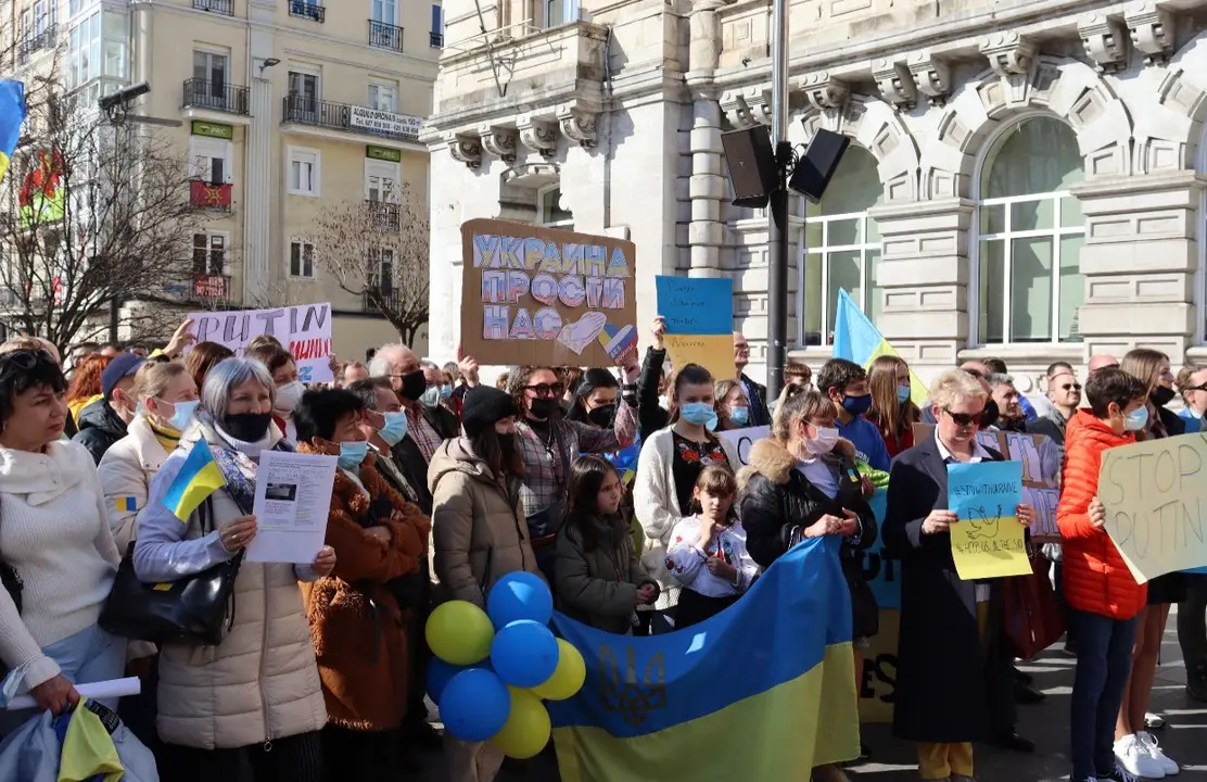 Manifestaci&oacute;n en la plaza del Ayuntamiento de Santander. / ALERTA