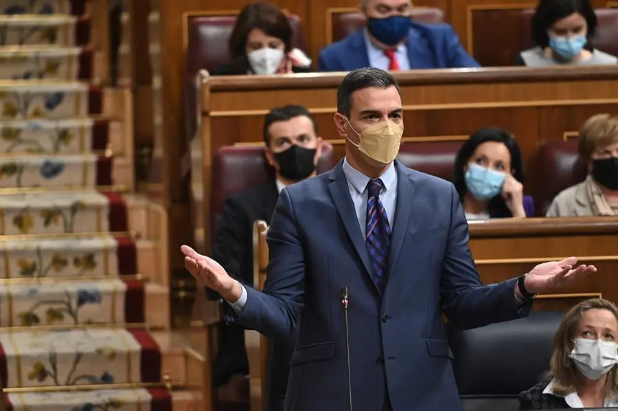 El presidente del Gobierno, Pedro S&aacute;nchez, durante su comparecencia en la sesi&oacute;n de control celebrada este mi&eacute;rcoles en el Congreso de los Diputados, en Madrid. / Fernando Villar