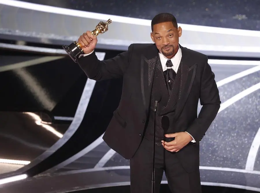 Fotograf&iacute;a de archivo del 27 de marzo de 2022 que muestra al actor estadounidense Will Smith durante su discurso despu&eacute;s de ganar el Oscar al Mejor Actor por 'King Richard' en la 94&ordf; ceremonia anual de los Premios de la Academia, en el Dolby Theatre de Hollywood, Los &Aacute;ngeles, California, Estados Unidos. EFE/EPA/ETIENNE LAURENT