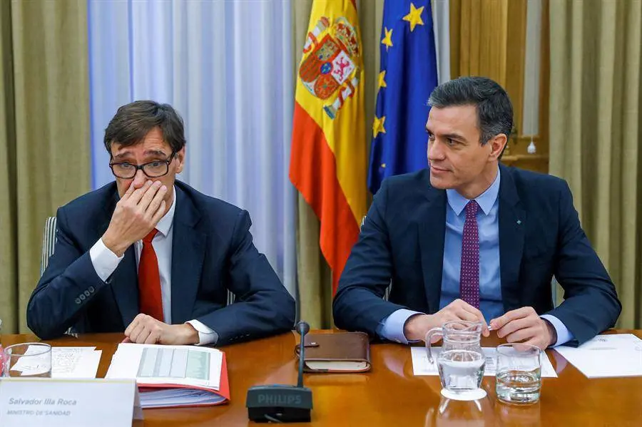 El presidente del Gobierno, Pedro S&aacute;nchez y el ministra de Sanidad, Salvador Illa | EFE