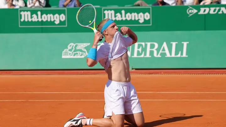 Davidovich, tras ganar a Dimitrov.Daniel ColeAP