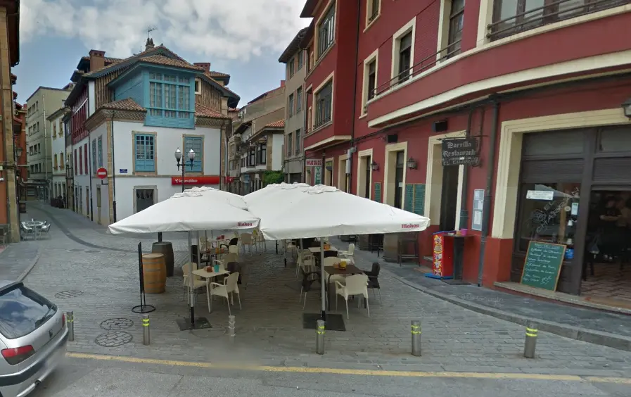 Calle de Villaviciosa, localidad donde se produjo el apu&ntilde;alamiento. / ALERTA