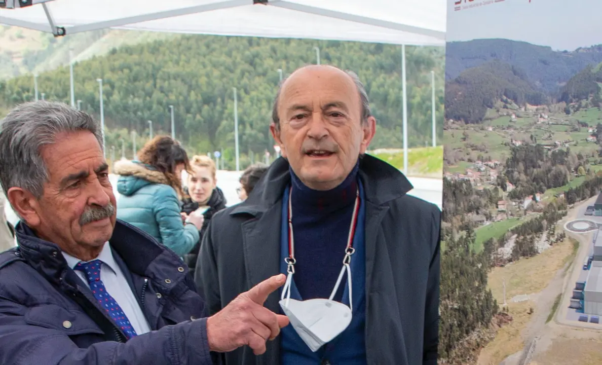 Miguel Angel Revilla y F. L. Marcano.