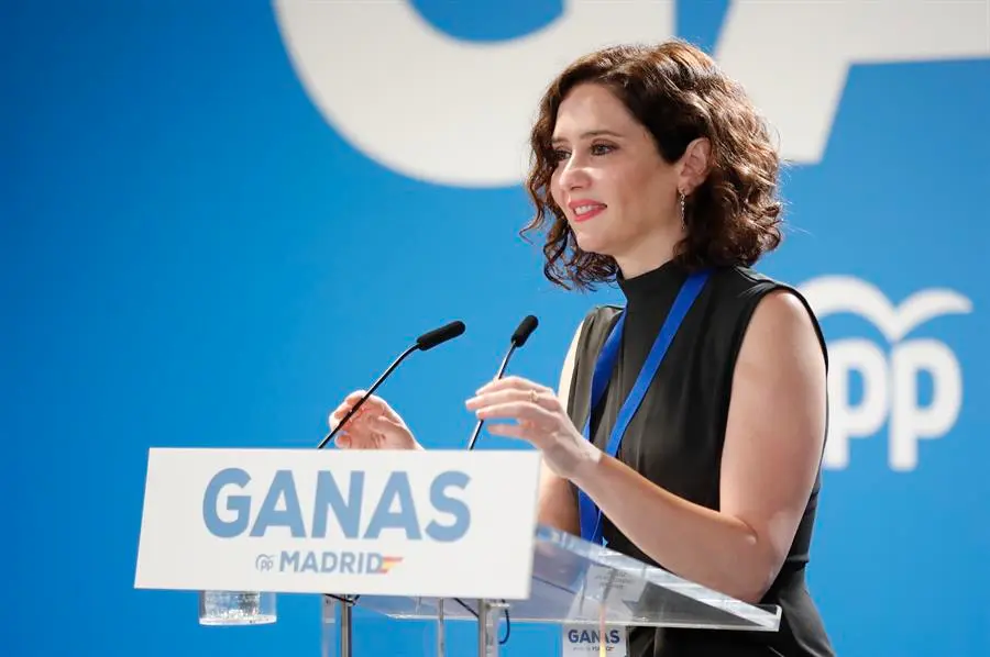 La presidenta de la Comunidad de Madrid, Isabel D&iacute;az Ayuso durante su intervenci&oacute;n en el 17 Congreso Auton&oacute;mico Extraordinario del PP que se celebra en el recinto IFEMA de Madrid. EFE/ Juan Carlos Hidalgo