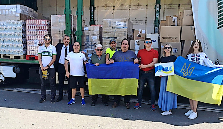 Un cami&oacute;n con donaciones rumbo a Ucrania. / ALERTA