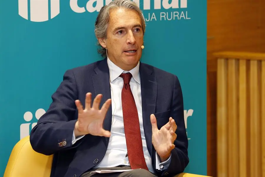 El exministro de Fomento &Iacute;&ntilde;igo de la Serna (PP) ha cuestionado este jueves la ejecuci&oacute;n real de los fondos europeos. / EFE/ Elvira Urquijo A.