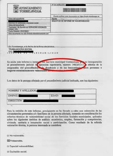 El caso de Elina no corresponde con una ejecuci&oacute;n hipotecaria, ni tampoco con el n&uacute;mero de procedimiento que indica este informe que emite la trabajadora social para evitar el lanzamiento. / alerta