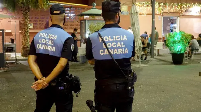 Policia local canaria.