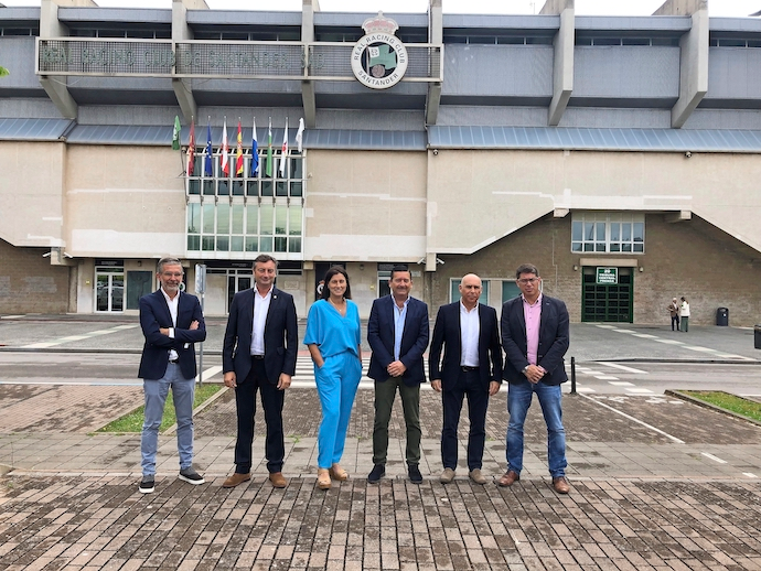 C&eacute;sar D&iacute;az, Alfredo P&eacute;rez, Gema Igual, Pedro Ortiz, Manuel Higuera y Felipe L&oacute;pez Manso, frente a Los Campos de Sport. / ALERTA