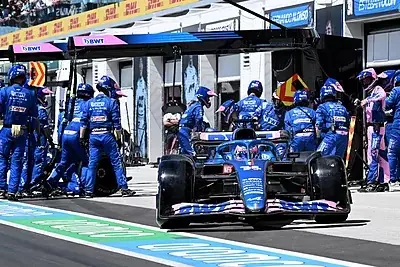 Alonso, durante una de sus paradas, el domingo en Montreal.AFP