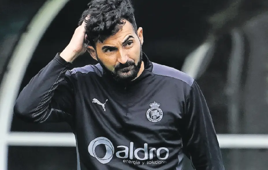 Fern&aacute;ndez Romo ya sabe con qu&eacute; equipos se medir&aacute; el Racing la pr&oacute;xima temporada. / ALERTA