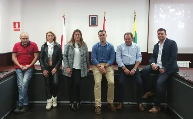 Por la izquierda: Fernando Gonz&aacute;lez, Mercedes Fern&aacute;ndez, Lidia Ruiz, Joaqu&iacute;n Arco, Jes&uacute;s Garc&iacute;a y Ra&uacute;l Ferm&iacute;n Ruiz.