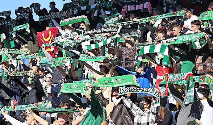 Aficionados del Racing en Los Campos de Sport. / RRC