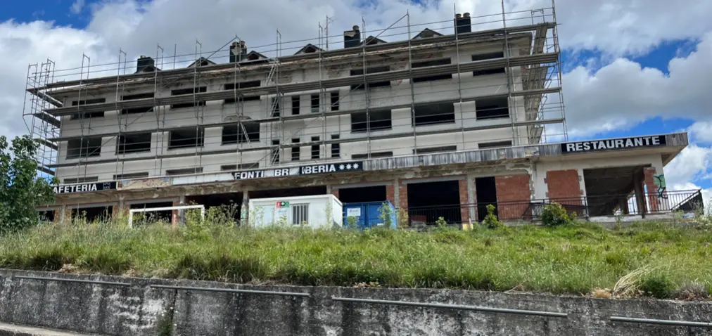 Inicio de las obras de remodelaci&oacute;n del Hotel Nestares.