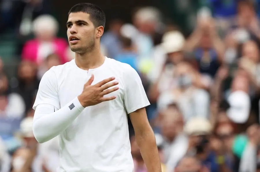 Carlos Alcaraz celebra su victoria ante Struff.EFE