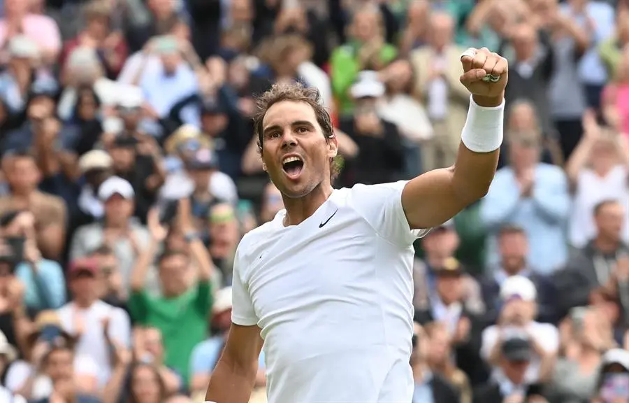 Rafael Nadal de Espa&ntilde;a celebra despu&eacute;s de ganar el partido de primera ronda masculina contra Francisco Cerundolo de Argentina en el Campeonato de Wimbledon, en Wimbledon, Gran Breta&ntilde;a, 28 de junio de 2022. (Tenis, Espa&ntilde;a, Reino Unido) EFE/EPA/ANDY RAIN EDITORIAL USE ONLY