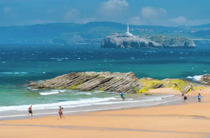 Vista de la playa del Sardinero en Santander. / ALERTA