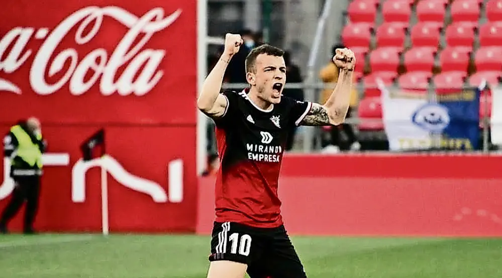 I&ntilde;igo Vicente cuaj&oacute; una gran temporada la campa&ntilde;a pasada en el Mirand&eacute;s.