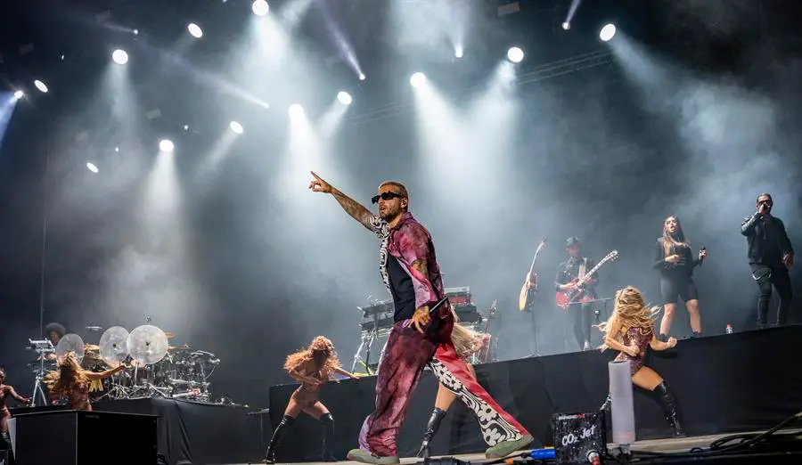 El cantante colombiano Maluma durante el concierto inaugural del festival Magdalena en Vivo 2022, en Santander, en el marco de su gira internacional "Papi Juancho World Tour". Rom&aacute;n Aguilera