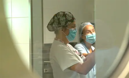 Enfermeras del Hospital Marqu&eacute;s de Valdecilla. / TREVOL