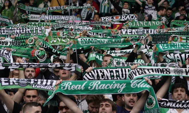 Aficionados del Racing durante un partido de esta temporada. / RRC