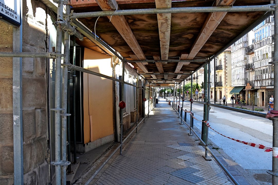 Estado actual de las obras en el centro de Reinosa. / RICHARD ZUBELZU