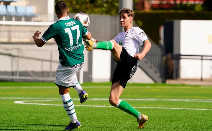 Cantabria cae con el Coruxo FC, que solo ha encajado un gol en seis partidos (0-2)