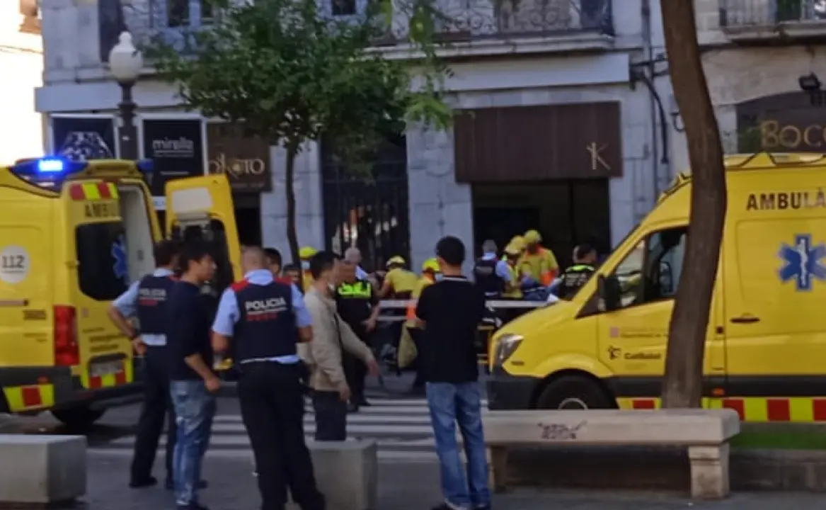 El restaurante japon&eacute;s Koyo, en el que ha tenido lugar la explosi&oacute;n, se encuentra ubicado en el n&uacute;mero 26 de la Rambla Nova, en el centro de Tarragona, hasta donde se ha desplazado esta tarde el alcalde de la ciudad, Pau Ricom&agrave;.