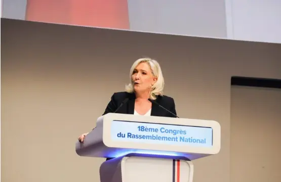 La exl&iacute;der ultraderechista francesa Marine Le Pen, durante el congreso de hoy en Par&iacute;s. EFE/EPA/Teresa Su&aacute;rez