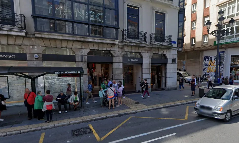 La tienda de Mango en Santander. / ALERTA