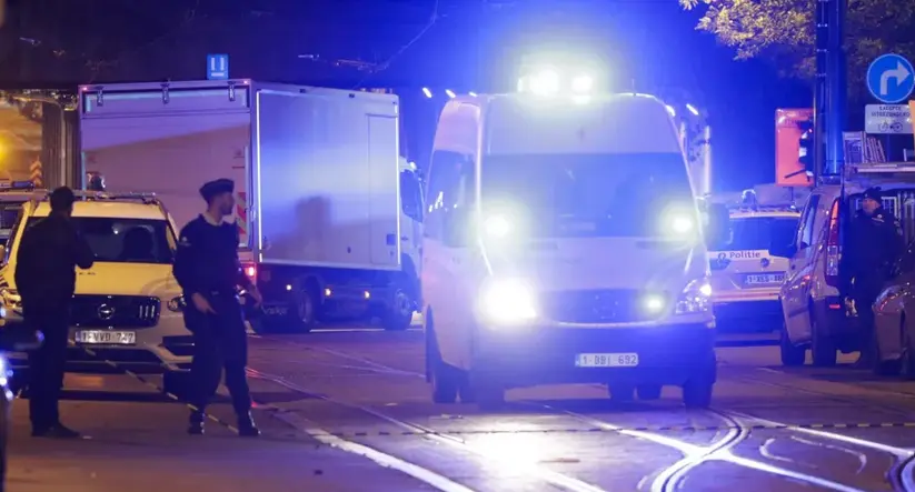 Un polic&iacute;a ha muerto y otro ha resultado herido tras ser acuchillados esta noche en Bruselas. EFE/EPA/OLIVIER HOSLET