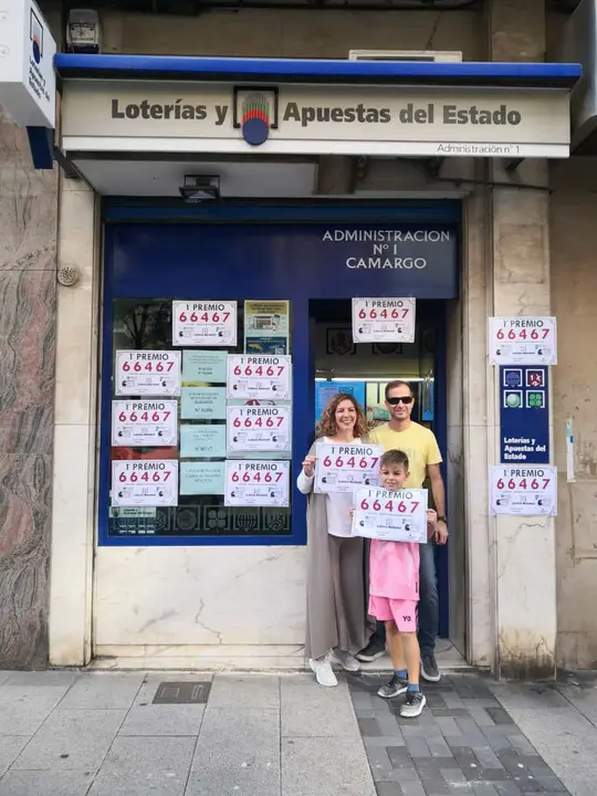 El primer premio de la Loter&iacute;a Nacional de este s&aacute;bado, el n&uacute;mero 66.467, con 600.000 euros de premio. / ALERTA