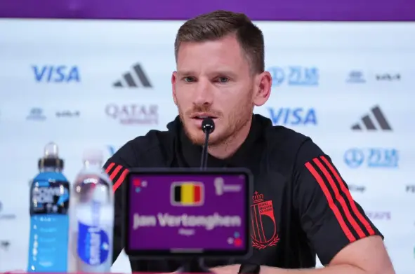 El jugador de la selecci&oacute;n belga Jan Vertonghen en una rueda de prensa en el marco de la celebraci&oacute;n del Mundial de Qatar 2022. EFE/Abir Sultan