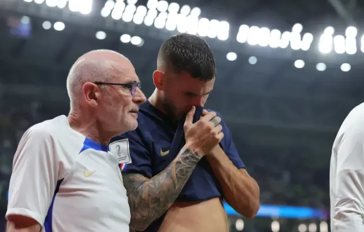 El internacional franc&eacute;s Lucas Hernandez, baja para el resto del Mundial por la rotura del ligamento cruzado de la rodilla derecha.EFE/EPA/Friedemann Vogel