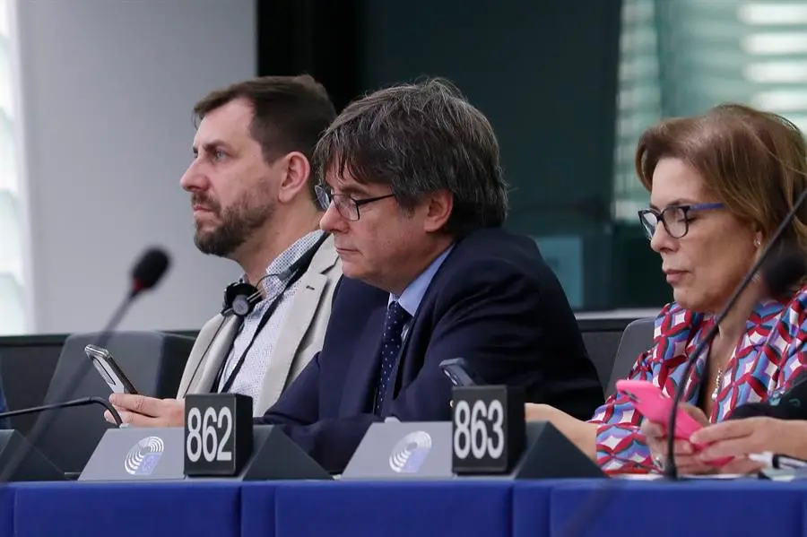 El expresidente catal&aacute;n Carles Puigdemont durante una votaci&oacute;n en el Parlamento Europeo el pasado julio. EFE/JULIEN WARNAND