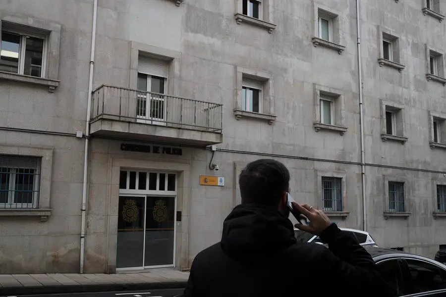 Dependencias de la Polic&iacute;a Nacional en Lugo donde se encuentra detenido el principal sospechoso del asesinato de Cristina Cabo Buj&aacute;n, la mujer de 42 a&ntilde;os hallada muerta el domingo por la noche en su domicilio. EFE/ Eliseo Trigo