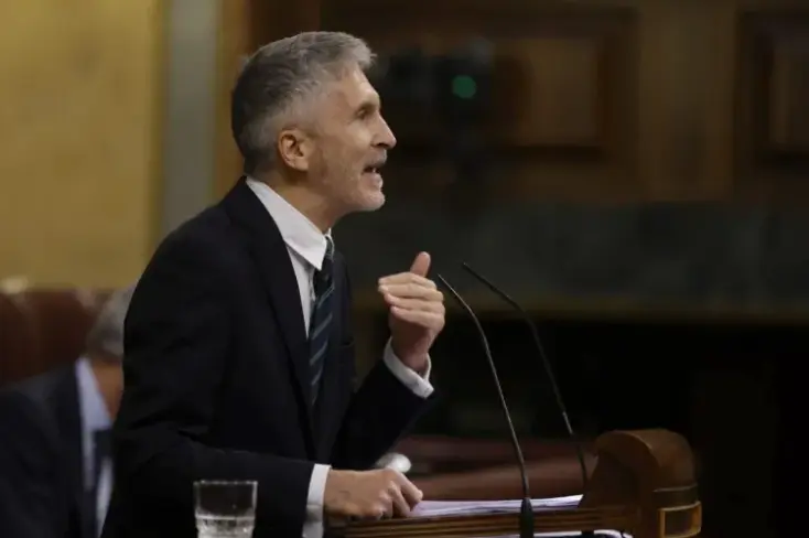 El ministro del Interior, Fernando Grande-Marlaska, durante su intervenci&oacute;n en la sesi&oacute;n de control al Gobierno este mi&eacute;rcoles en el Congreso. EFE/Juan Carlos Hidalgo
