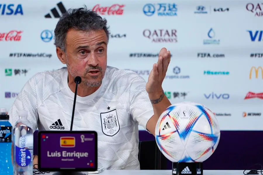 El seleccionador nacional Luis Enrique durante la rueda de prensa ofrecida este mi&eacute;rcoles en Doha, previa al tercer y &uacute;ltimo partido del grupo E del Mundial de f&uacute;tbol de Qatar 2022 que ma&ntilde;ana disputar&aacute;n ante Jap&oacute;n. EFE/ Juanjo Martin