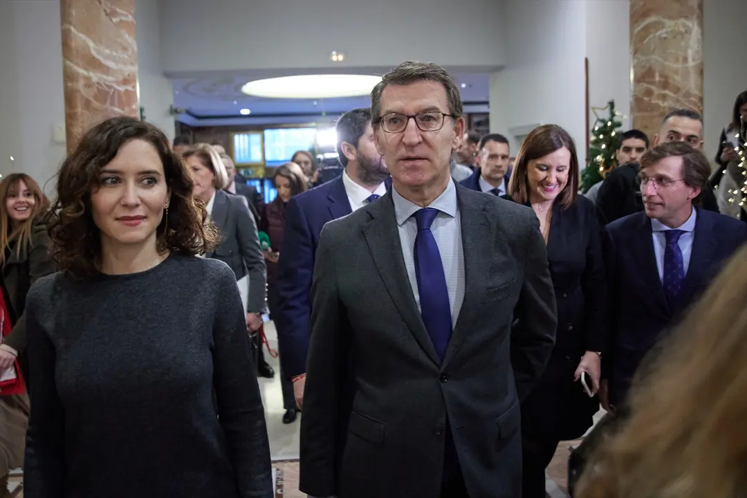 La presidenta de la Comunidad de Madrid, Isabel D&iacute;az Ayuso y el presidente del PP, Alberto N&uacute;&ntilde;ez Feij&oacute;o. E.P. / Jes&uacute;s Hell&iacute;n