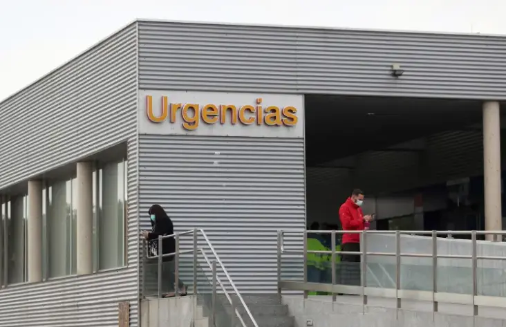 Entrada a Urgencias de un hospital. EFE/Rodrigo Jim&eacute;nez/Archivo