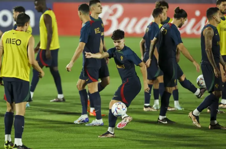 Imagen de un entrenamiento de la selecci&oacute;n de Portugal. EFE/EPA/Jose Sena Goulao