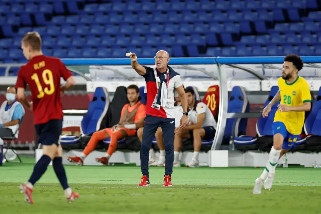 Luis de la Fuente, nuevo seleccionador espa&ntilde;ol, durante la final de f&uacute;tbol masculino entre Brasil y Espa&ntilde;a de los Juegos Ol&iacute;mpicos de Tokio. EFE/Alberto Est&eacute;vez