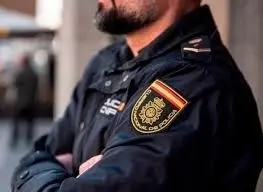 Agente de Polic&iacute;a Nacional. E.P.