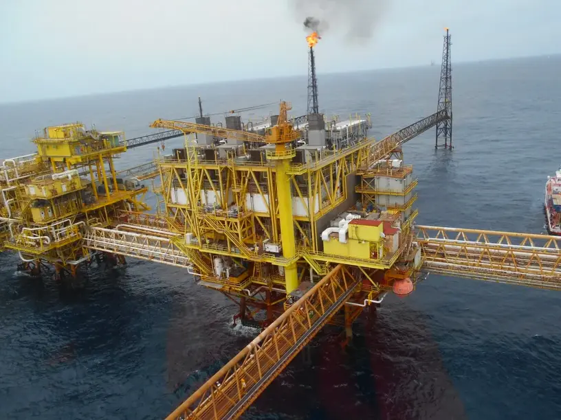 Una plataforma petrol&iacute;fera, en una imagen de archivo. EFE/Edgar &Aacute;vila