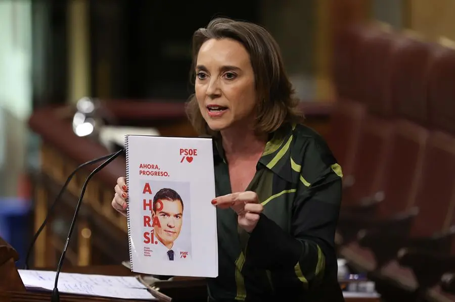La portavoz del PP Cuca Gamarra, durante el pleno extraordinario del Congreso de los Diputados celebrado este jueves en Madrid para votar una amplia reforma impulsada por el Gobierno para eliminar el delito de sedici&oacute;n y rebajar las penas del de malversaci&oacute;n, que tambi&eacute;n implica cambios en el Poder Judicial. EFE/ Kiko Huesca